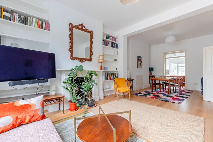 2 Bedroom Flat To Rent In Malden Road, London ., NW5