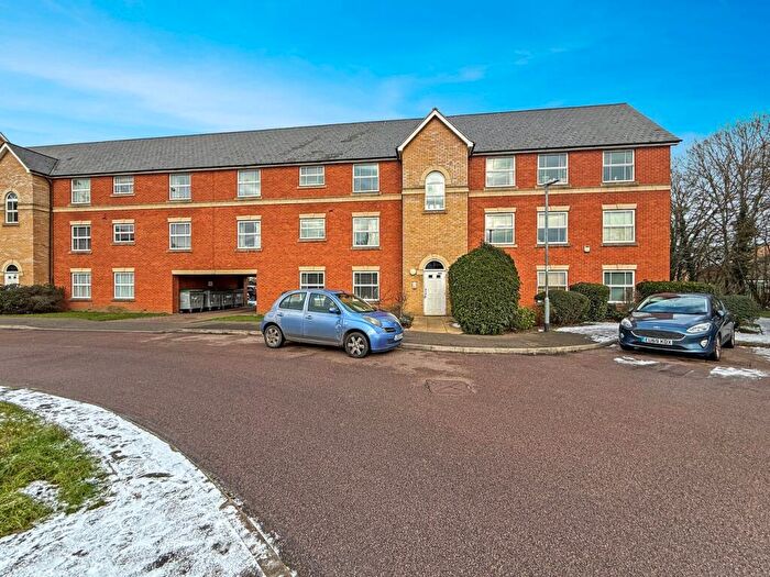2 Bedroom Flat For Sale In Chadwick Drive, Braintree, CM7