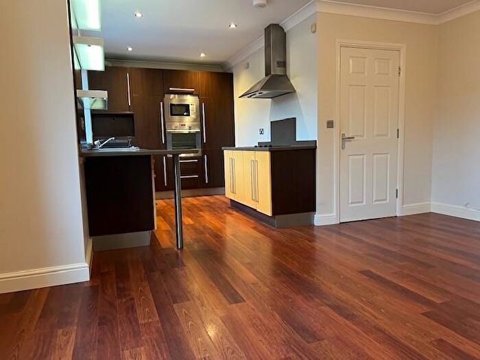 2 Bedroom Apartment To Rent In Hall Garth, Huddersfield, HD5