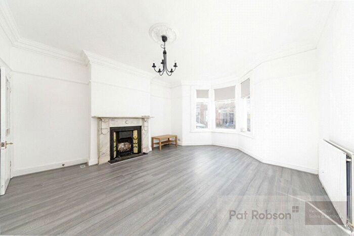 2 Bedroom Apartment To Rent In Forsyth Road, Jesmond, Newcastle Upon Tyne, NE2