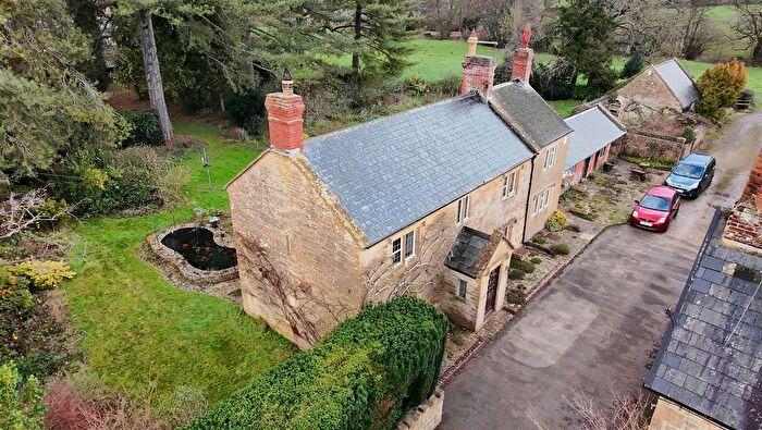 4 Bedroom Cottage For Sale In Moorlands Road, Merriott - Outbuildings, TA16