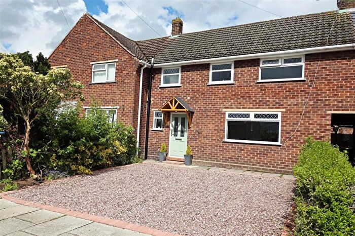 3 Bedroom Mews For Sale In Walnut Drive, Winsford, CW7
