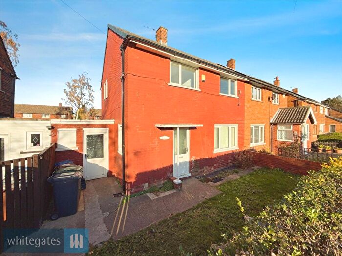 3 Bedroom Semi-Detached House For Sale In Lindhurst Road, Athersley North, S71