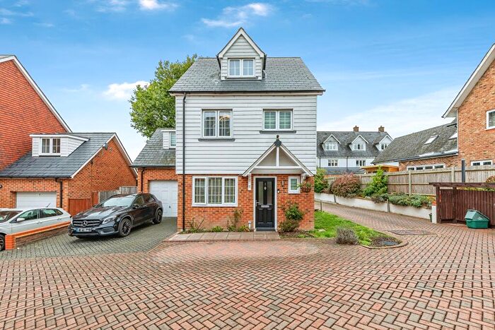 3 Bedroom Detached House For Sale In Kissick Gardens, Chatham, ME5