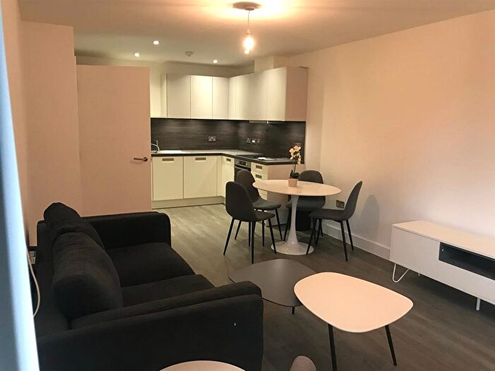 2 Bedroom Flat To Rent In Tennant Street, Birmingham, B15