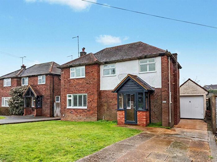 3 Bedroom Detached House For Sale In Chanctonbury Road, Burgess Hill, RH15