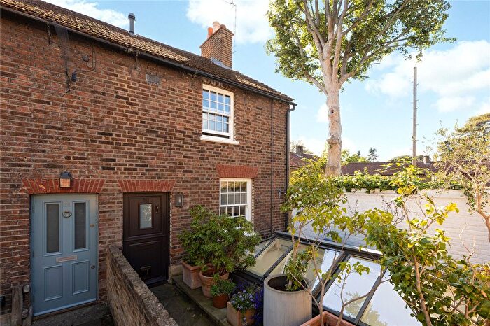 2 Bedroom Terraced House For Sale In Crooked Billet, Wimbledon, London, SW19