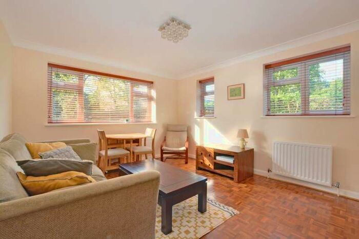 2 Bedroom Flat To Rent In Westcombe Park Road, Blackheath, London, SE3