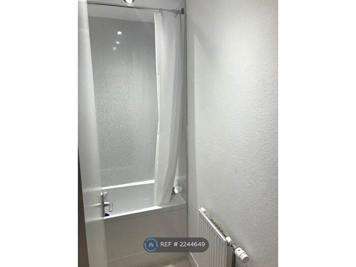 2 Bedroom Flat To Rent In Clepington Road, Dundee, DD3