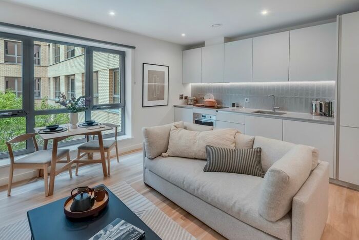 Studio To Rent In Greenford, UB6