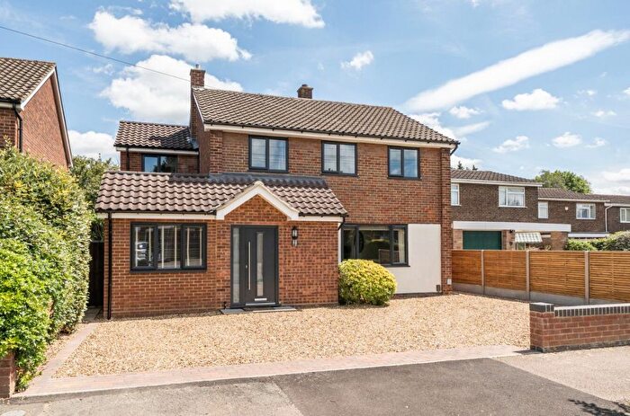 5 Bedroom Detached House For Sale In Larkway, Bedford, MK41