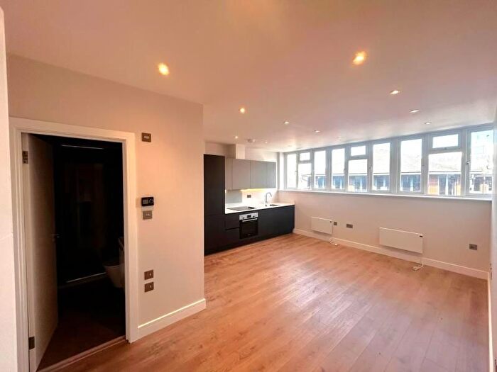 1 Bedroom Flat To Rent In Woodbridge Road, Guildford, GU1