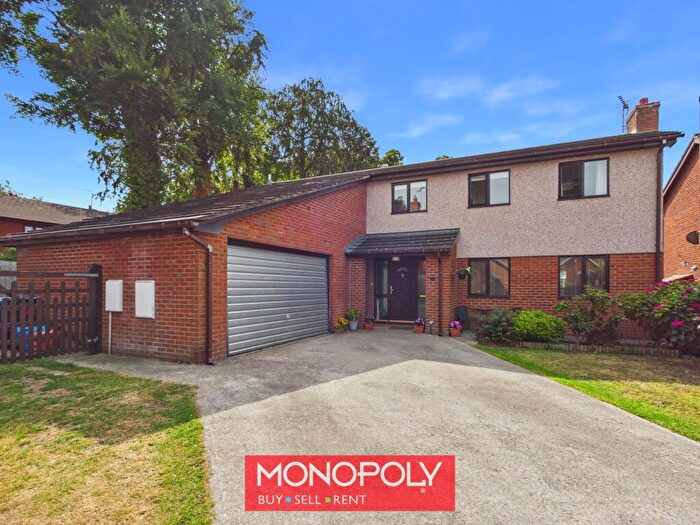 4 Bedroom Detached House For Sale In Bryn Eryl, Ruthin, LL15