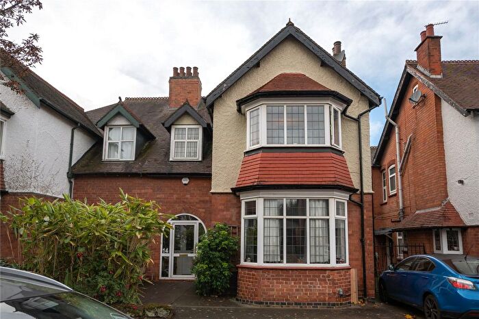 5 Bedroom Semi-Detached House For Sale In Southam Road, Hall Green, Birmingham, B28