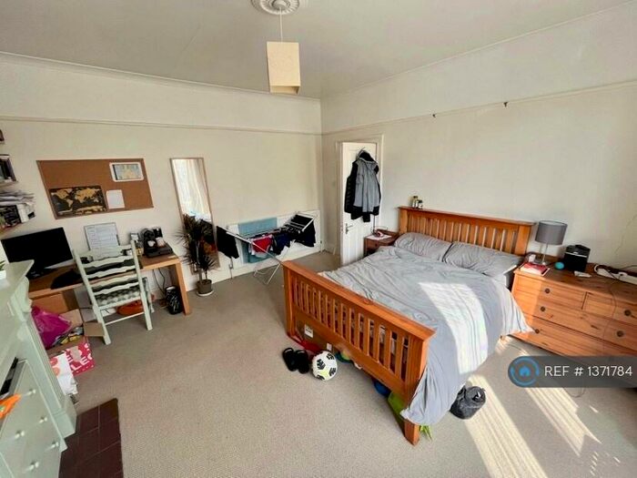 6 Bedroom Semi-Detached House To Rent In Belmont Road, Southampton, SO17