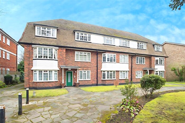 2 Bedroom Flat To Rent In Mansard Manor Christchurch Park, Sutton, Surrey, SM2