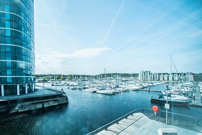 1 Bedroom Apartment For Sale In Marina Point East, Dock Head Road, Chatham Maritime, ME4
