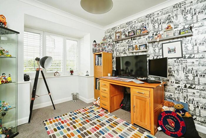 4 Bedroom Detached House For Sale In Merganser Drive, Bicester, OX26