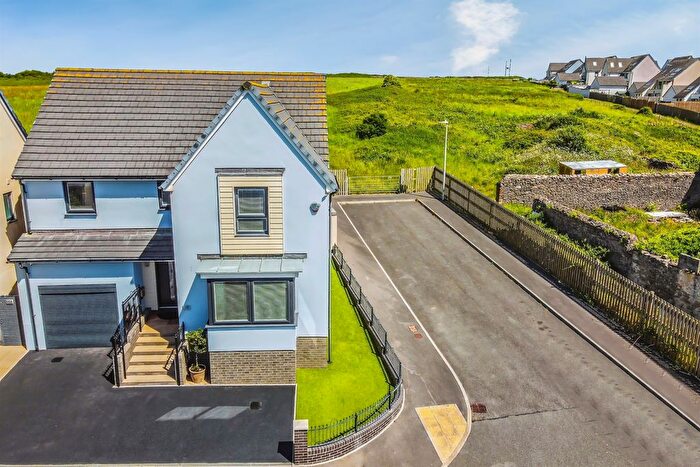4 Bedroom Detached House For Sale In Crompton Way, Ogmore-By-Sea, CF32