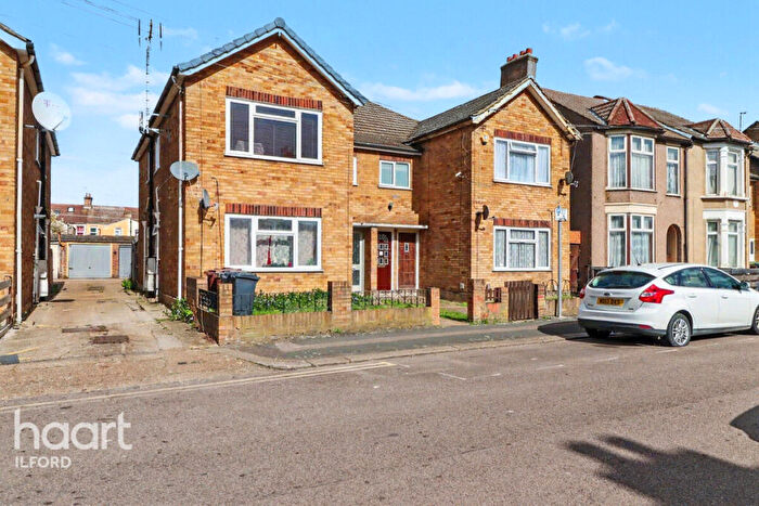 2 Bedroom Maisonette To Rent In Sparsholt Road, Barking, IG11