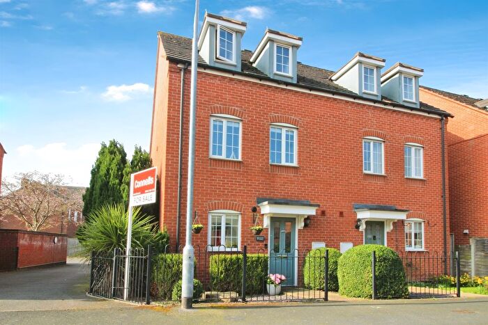 4 Bedroom Semi-Detached House For Sale In Deykin Road, Lichfield, WS13