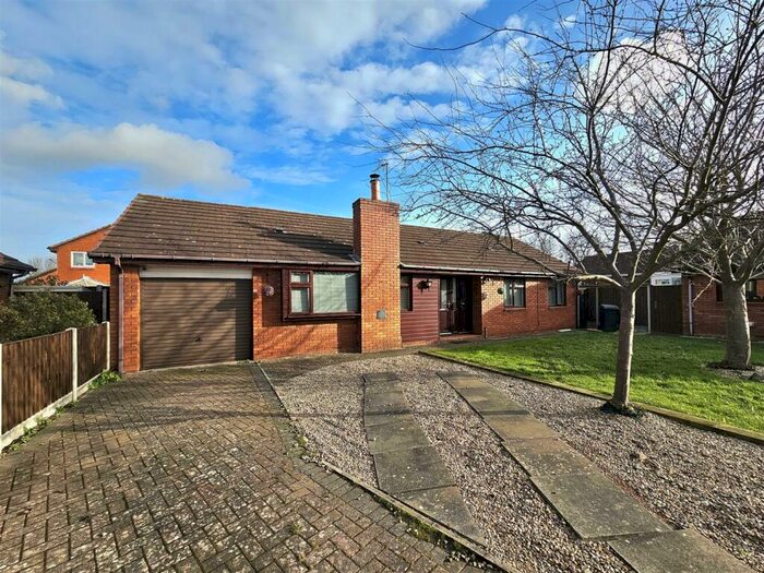3 Bedroom Detached Bungalow To Rent In Osprey Road, Beaumont Leys, Leicester, LE4