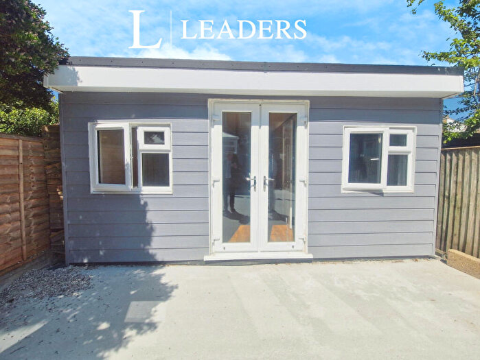 Studio To Rent In Cliff Avenue, Westcliff-on-Sea, Essex, SS0