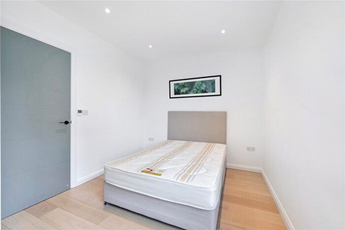 4 Bedroom Terraced House To Rent In Three Colt Street, London, E14