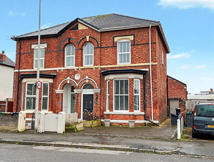 3 Bedroom Semi-Detached House For Sale In Hart Street, Southport, PR8