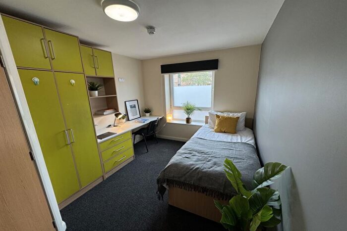 4 Bedroom Apartment To Rent In Flewitt House, Beeston, NG9