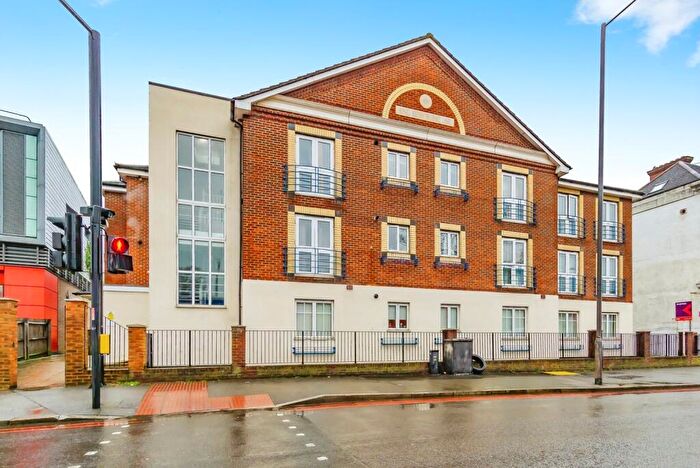 2 Bedroom Flat For Sale In Brighton Road, Purley, CR8