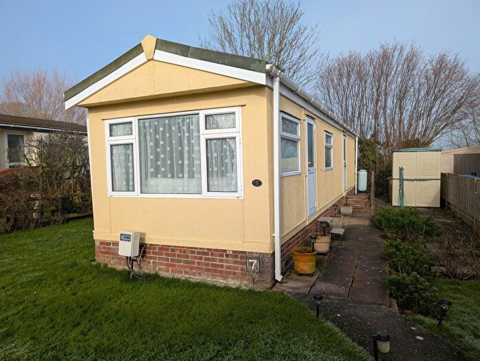 2 Bedroom Park Home For Sale In The Ranch Mobile Home Park, Hitcham, Ipswich, IP7