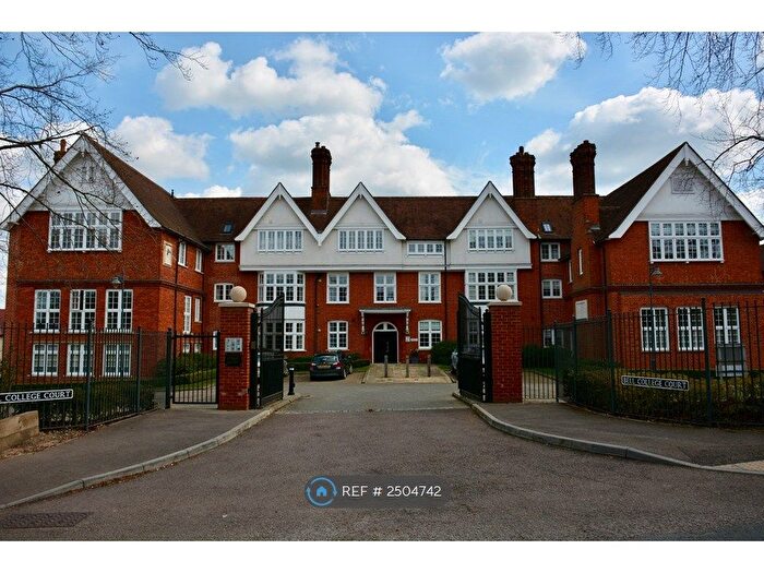 3 Bedroom Flat To Rent In South Road, Saffron Walden, CB11