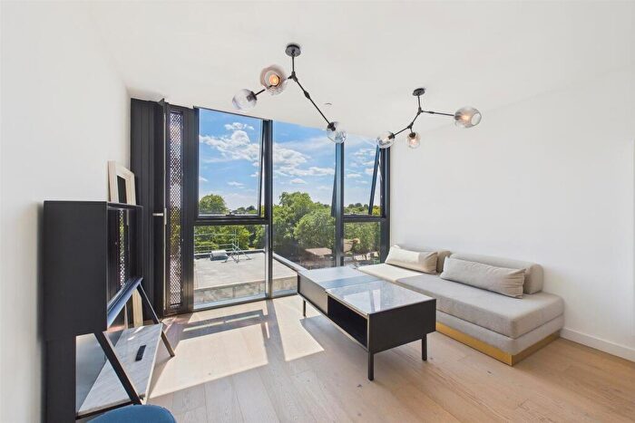 1 Bedroom Apartment To Rent In Hill House, Highgate, N19