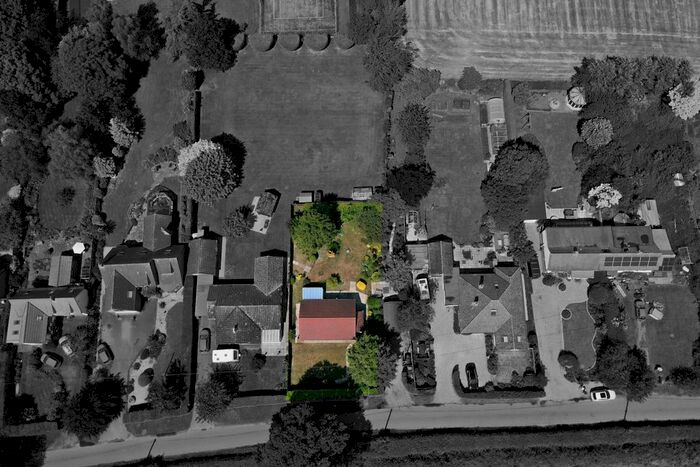 2 Bedroom Detached Bungalow For Sale In Wymondham Road, Wreningham, Norwich, NR16