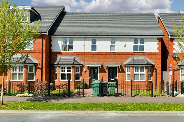 3 Bedroom End Of Terrace House To Rent In Plough Road, Ewell, KT19