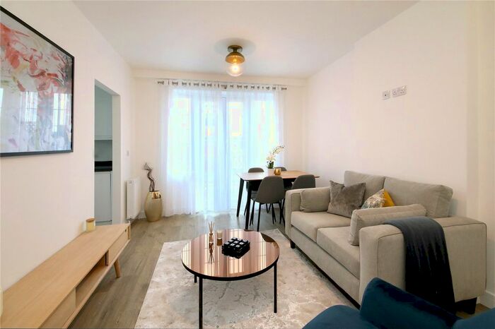 1 Bedroom Flat To Rent In Highway Court, Beaconsfield, HP9