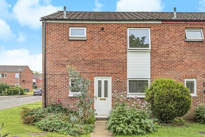 3 Bedroom End Of Terrace House To Rent In Banbury, Oxfordshire, OX16
