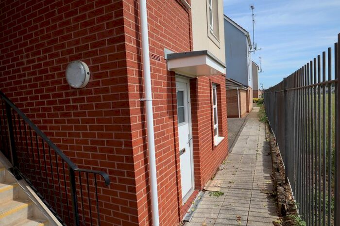 1 Bedroom Flat To Rent In Putnam Drive, Lincoln, LN2