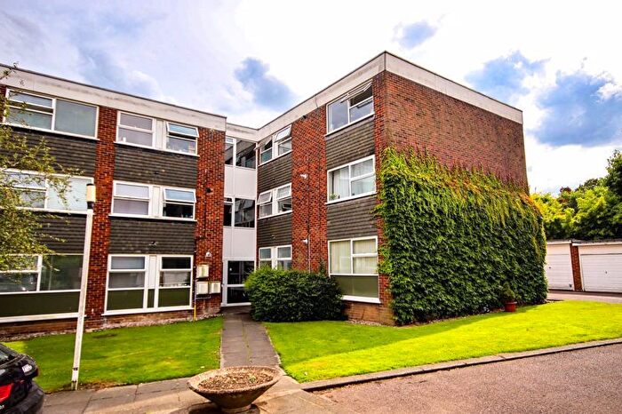 2 Bedroom Flat To Rent In Ardleigh Court, Shenfield, Brentwood, CM15
