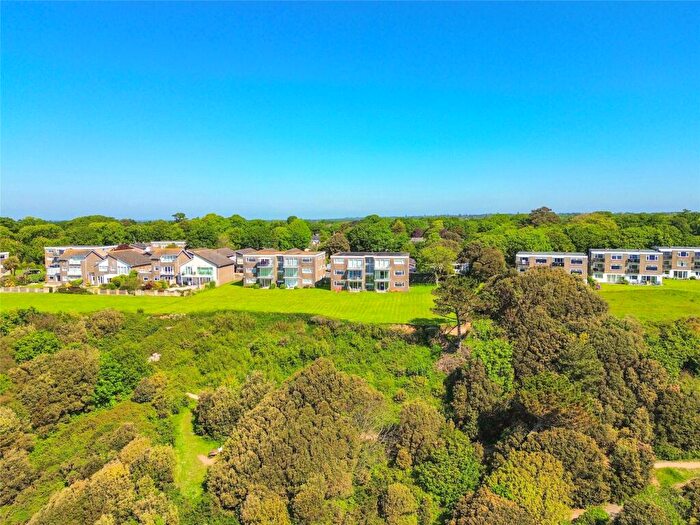 2 Bedroom Flat For Sale In Arundel Way, Highcliffe, Christchurch, BH23