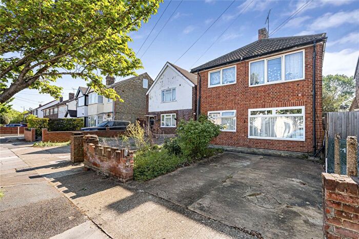 2 Bedroom Maisonette For Sale In Curtis Road, Whitton, Hounslow, TW4