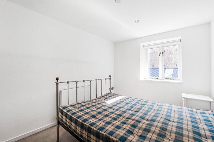 2 Bedroom Apartment To Rent In Camberwell Road, London, SE5