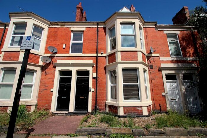 3 Bedroom Flat To Rent In Forsyth Road, Jesmond, Newcastle Upon Tyne, NE2