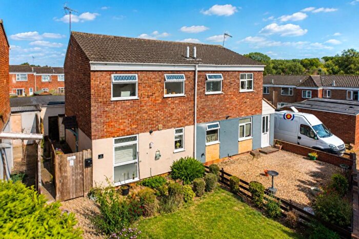 3 Bedroom Semi-Detached House For Sale In Valley Rise, Desborough, Kettering, Northamptonshire, NN14