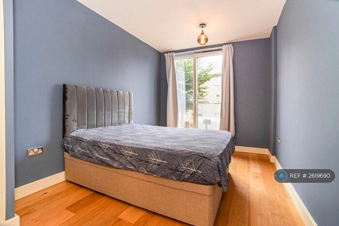 2 Bedroom Flat To Rent In City Mill Apartments, London, E8
