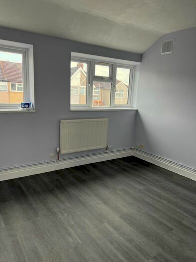 1 Bedroom Flat To Rent In Second Avenue, Dagenham, RM10