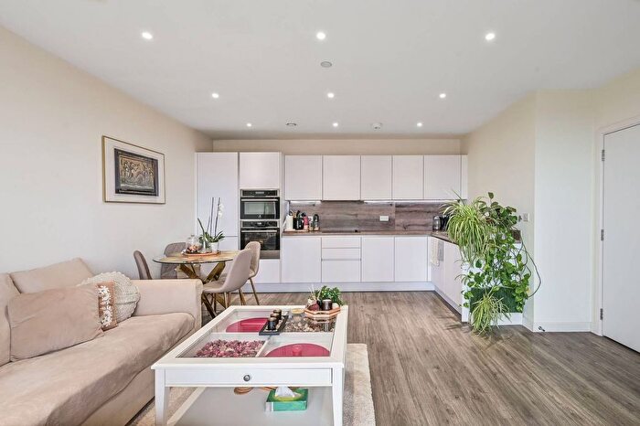 2 Bedroom Flat For Sale In Moorhen Drive, Hendon, London, NW9