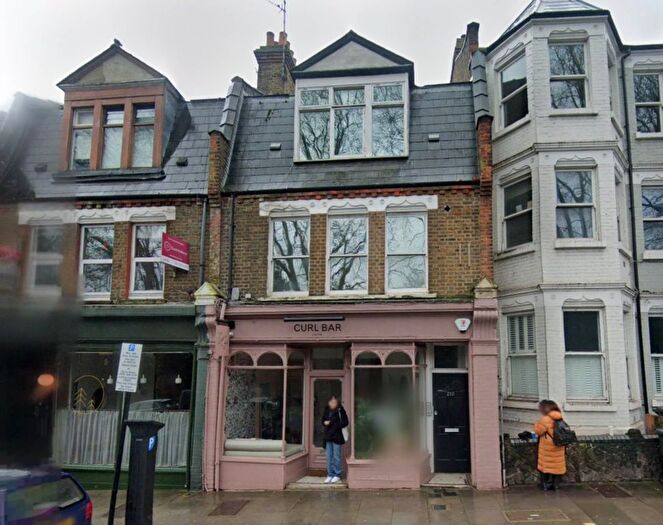 2 Bedroom Flat To Rent In Middle Lane, Hornsey, N8