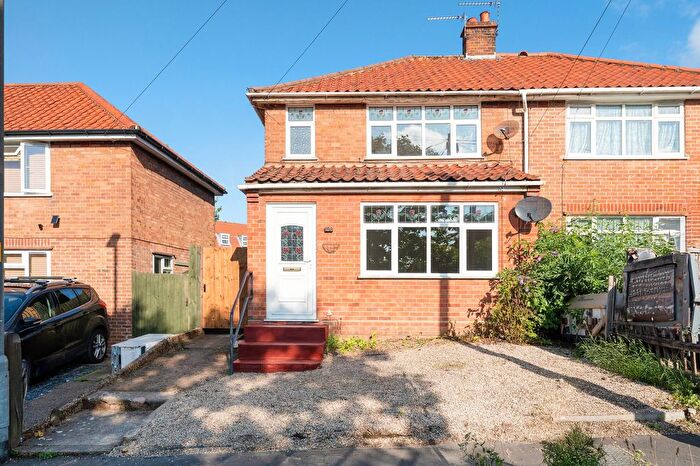 3 Bedroom Semi Detached House For Sale In Shorncliffe Avenue, Norwich, NR3